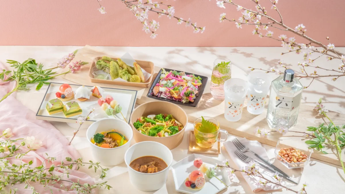 【東京ミッドタウン】ザ・リッツ・カールトン東京の屋外ラウンジ〈六〉～華やかな春のオリジナルカクテルやスイーツが登場～