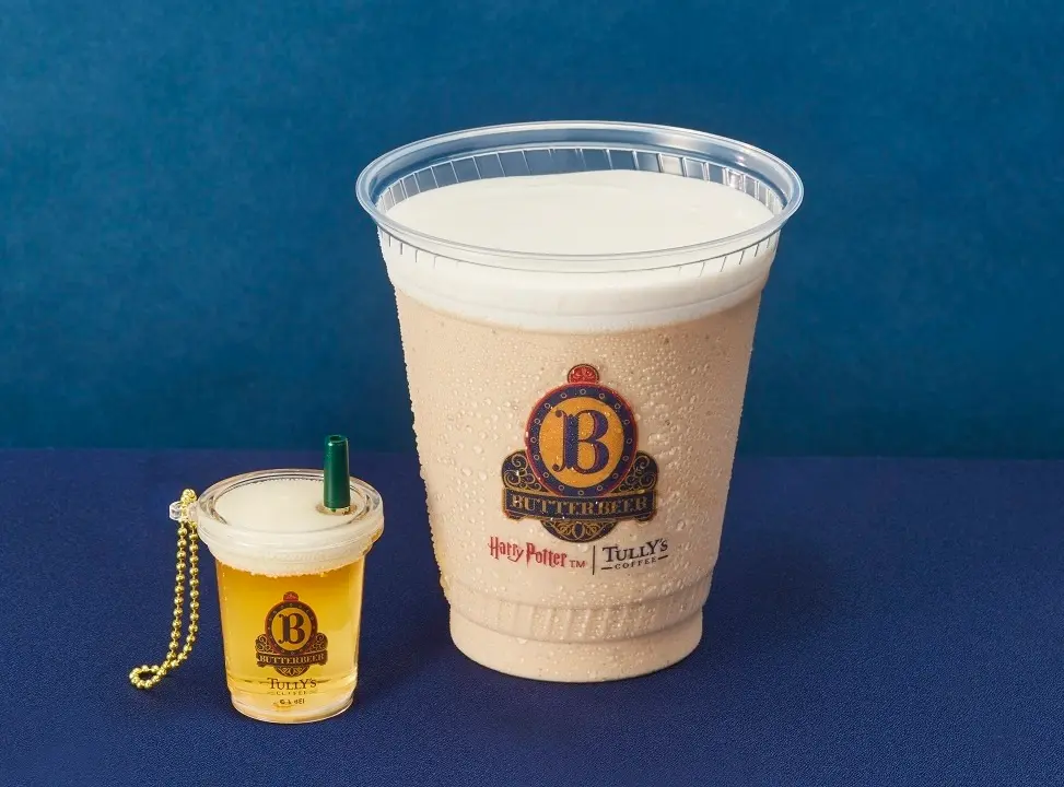 ハリー・ポッターでおなじみの白い口ひげが出来る“あのドリンク”!初のバタービール・シーズンが開幕!