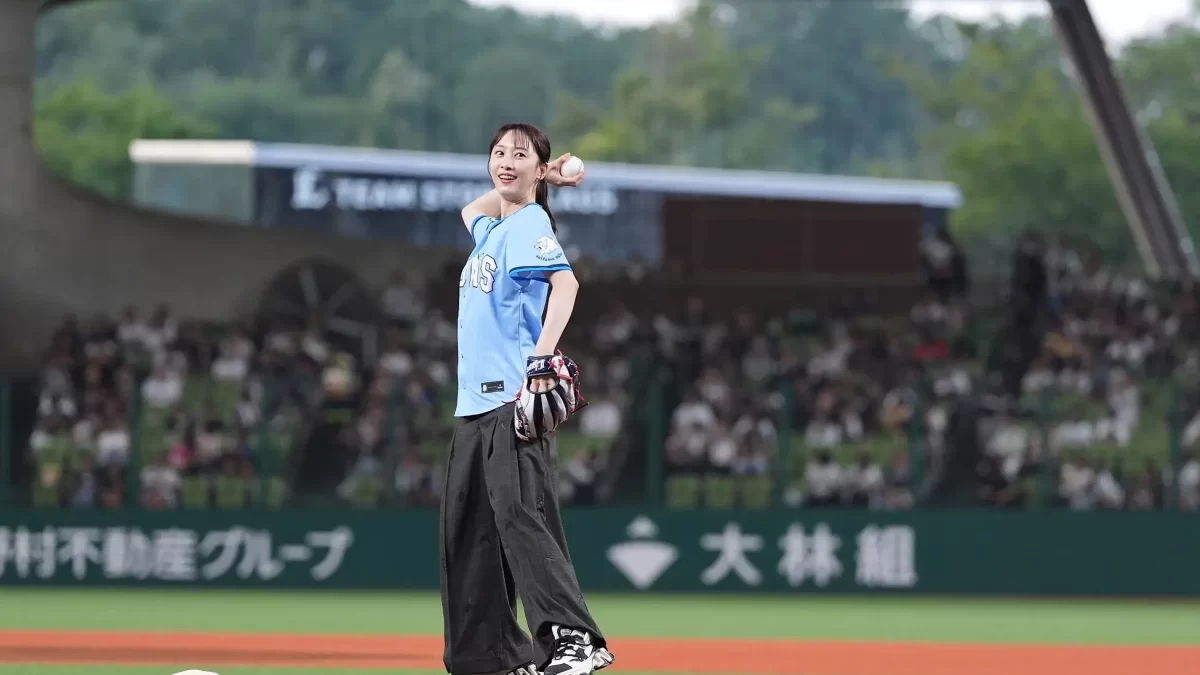 舞台『ハリー・ポッターと呪いの子』松井玲奈が埼玉西武ライオンズセレモニアルピッチ＠ベルーナドームに登場！