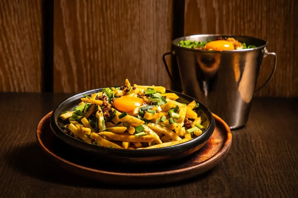 “山積みピザ”に“変わり種ローデッドポテト”