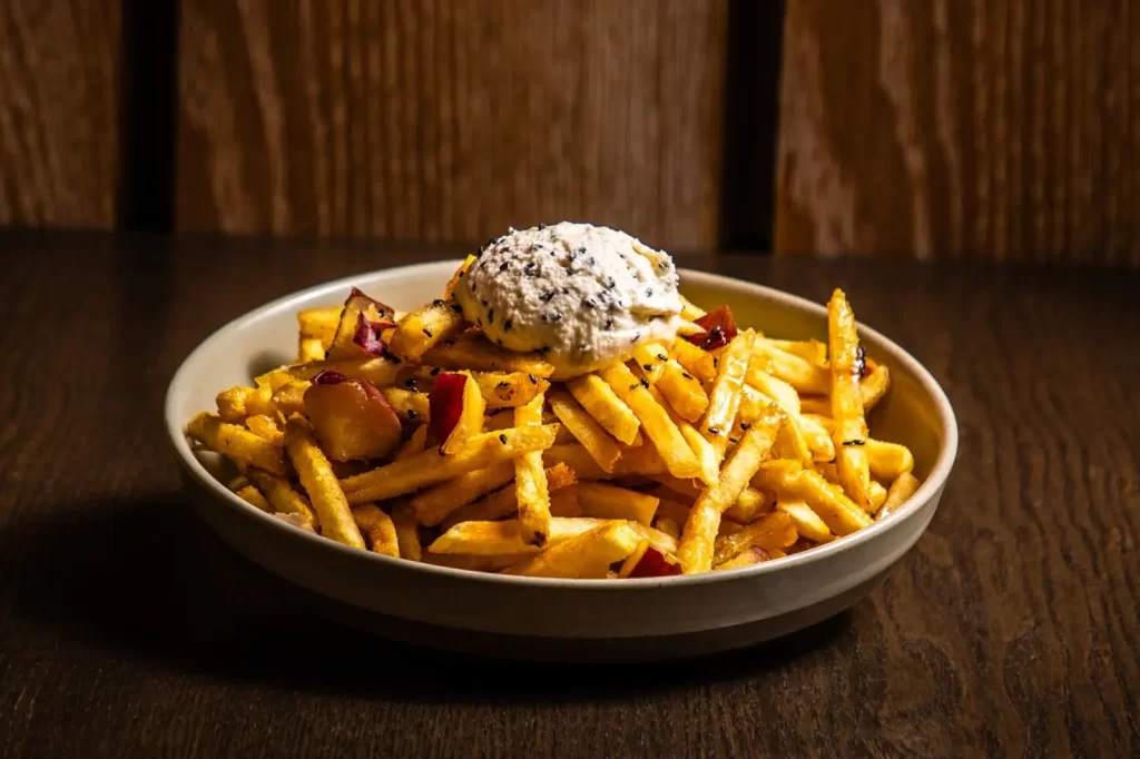 “山積みピザ”に“変わり種ローデッドポテト”