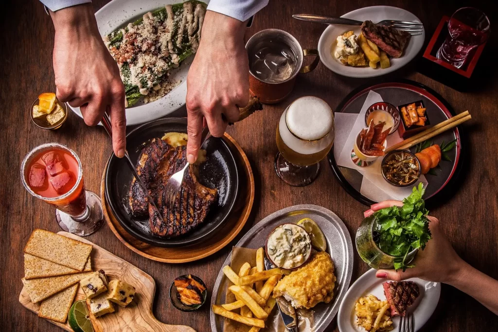 “山積みピザ”に“変わり種ローデッドポテト”