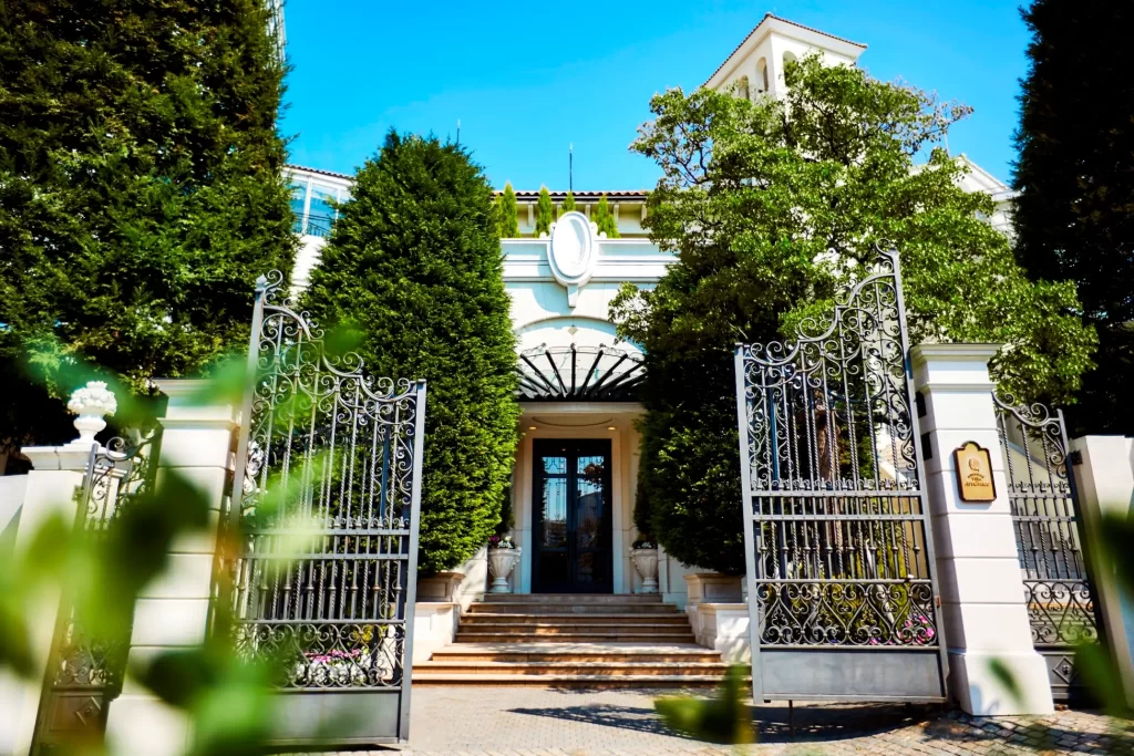 『いちごとスウィートベアのアフタヌーンティー』