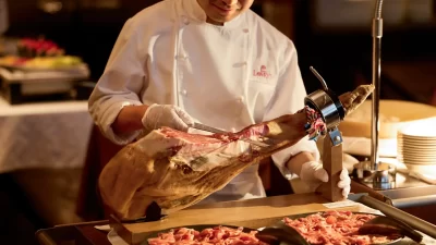 【ロウリーズ・ザ・プライムリブ赤坂店・恵比寿ガーデンプレイス店】新年を華やかに迎える特別な3日間「プレミアムランチビュッフェ」2026年1月10日(土)〜1月12日(月)開催