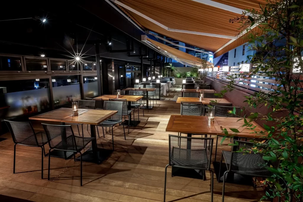 新感覚の「桜テラスでピクニックBBQ」がバネバグース赤坂見附店