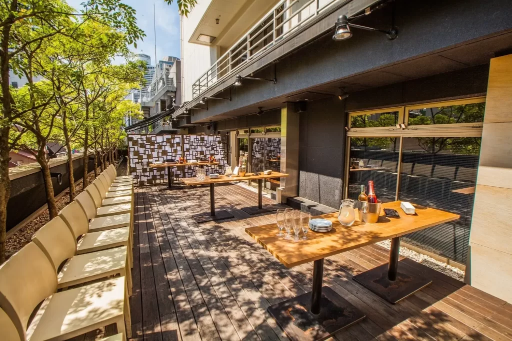 新感覚の「桜テラスでピクニックBBQ」がバネバグース赤坂見附店